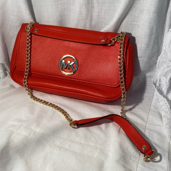 Michael Kors Fulton Convertible Red Shoulder adjustable Chain bag - Picture 2 of 7